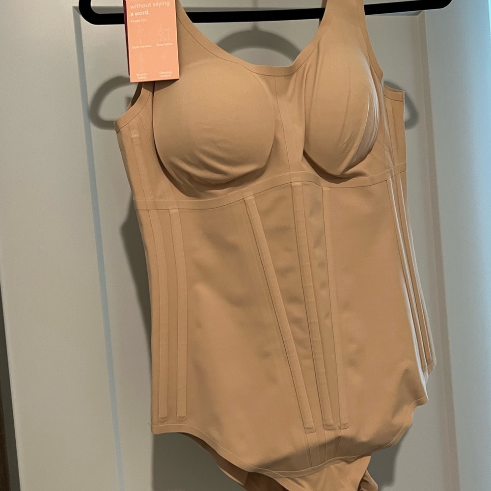 Honeylove Boldness Bodysuit Size Large in Sand